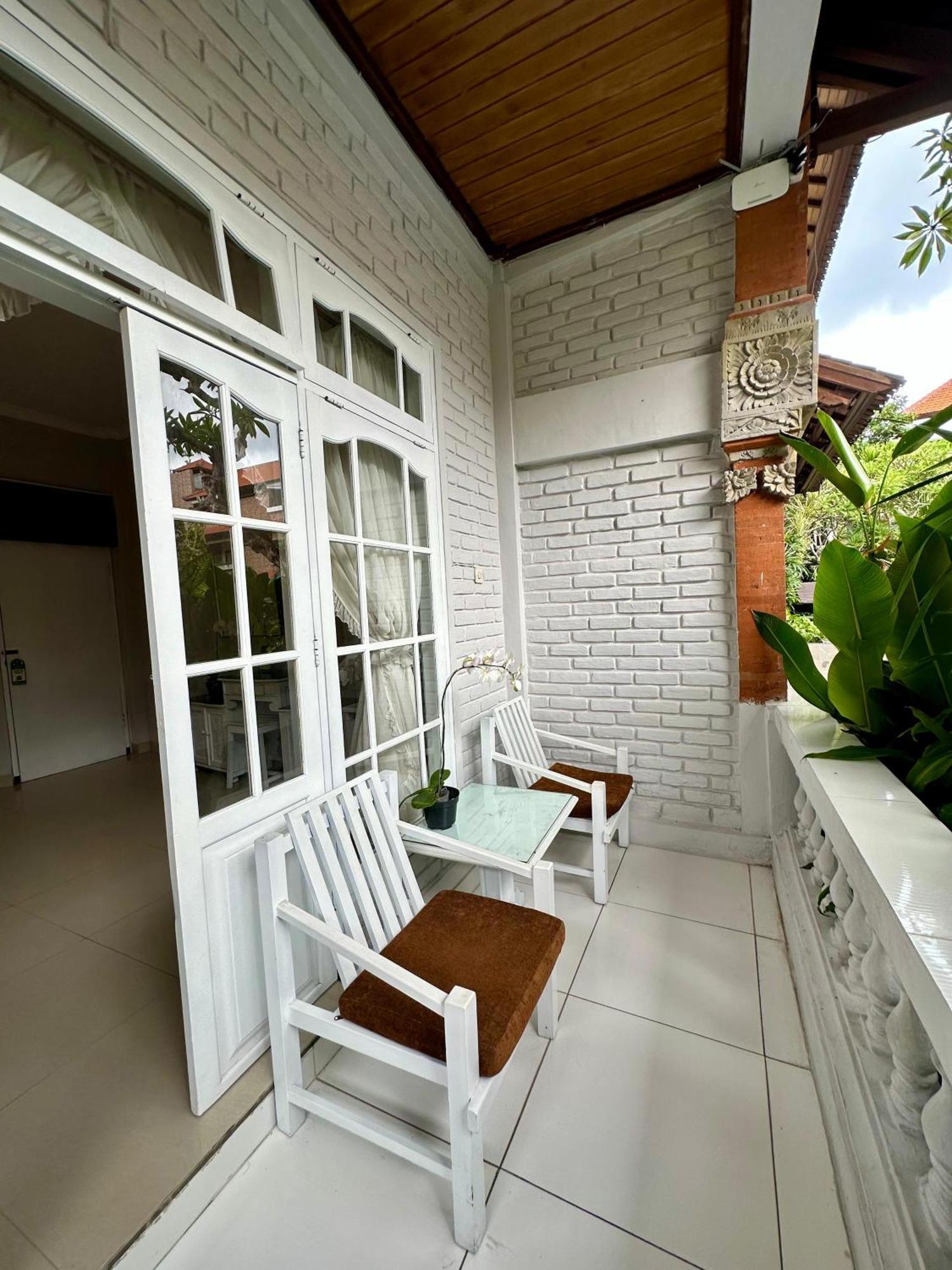 The Taman Ayu Hotel Seminyak Buitenkant foto