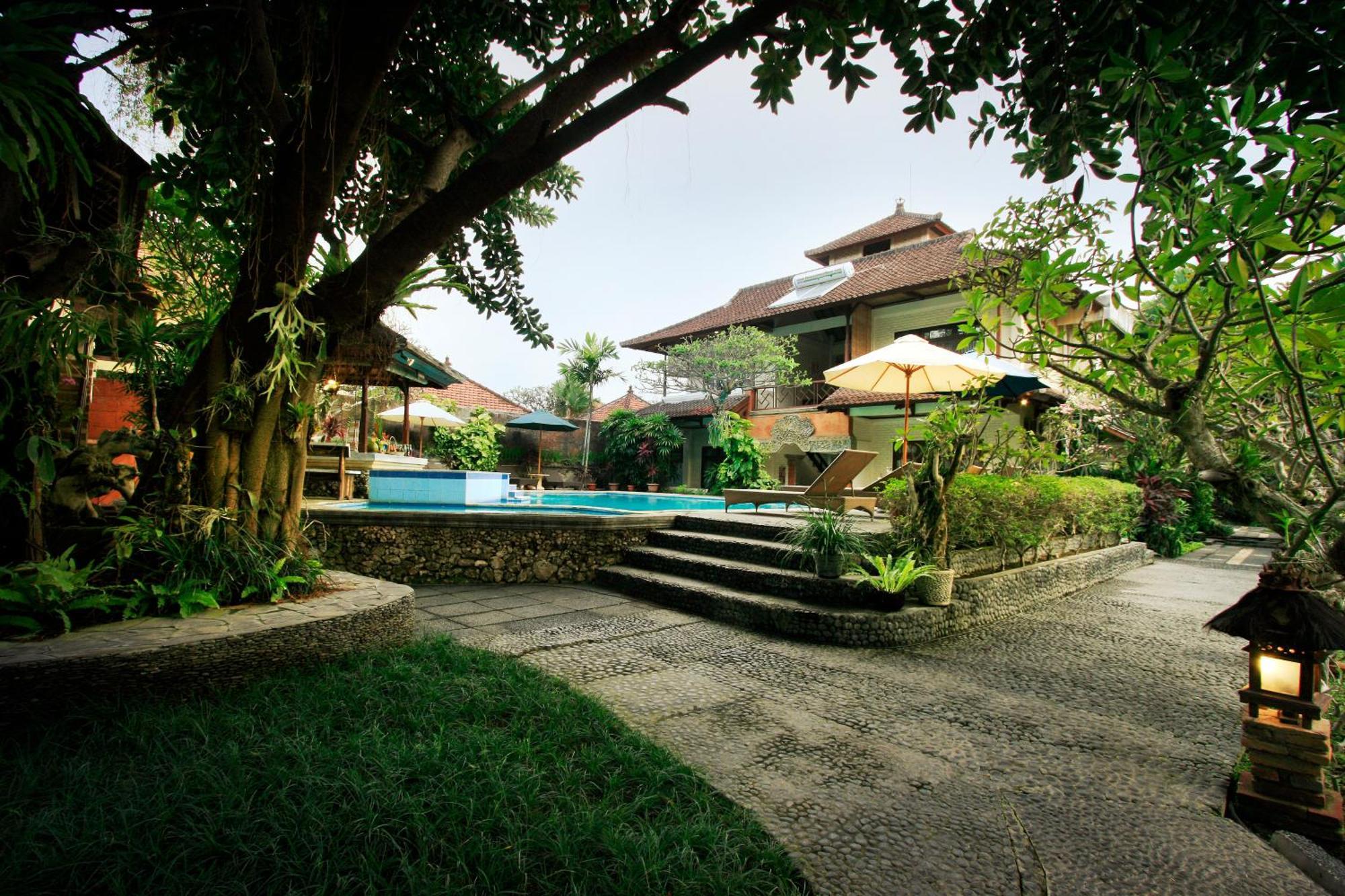 The Taman Ayu Hotel Seminyak Buitenkant foto