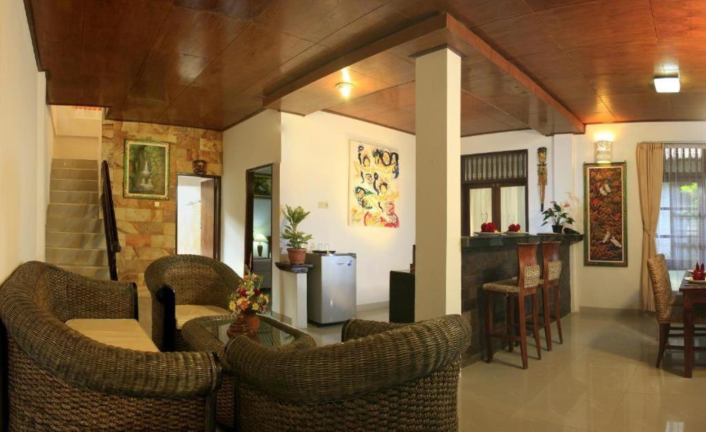 The Taman Ayu Hotel Seminyak Buitenkant foto