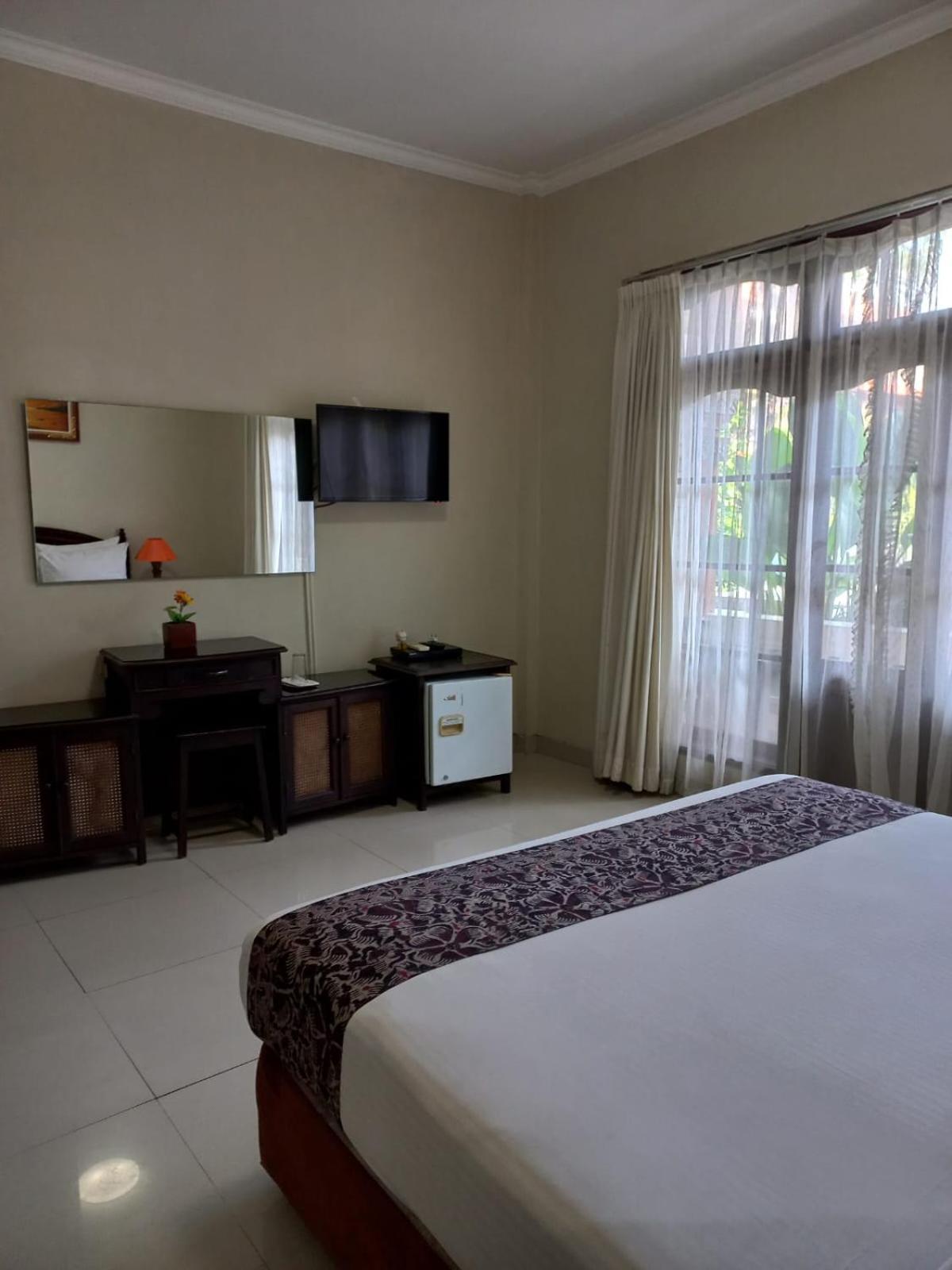 The Taman Ayu Hotel Seminyak Buitenkant foto