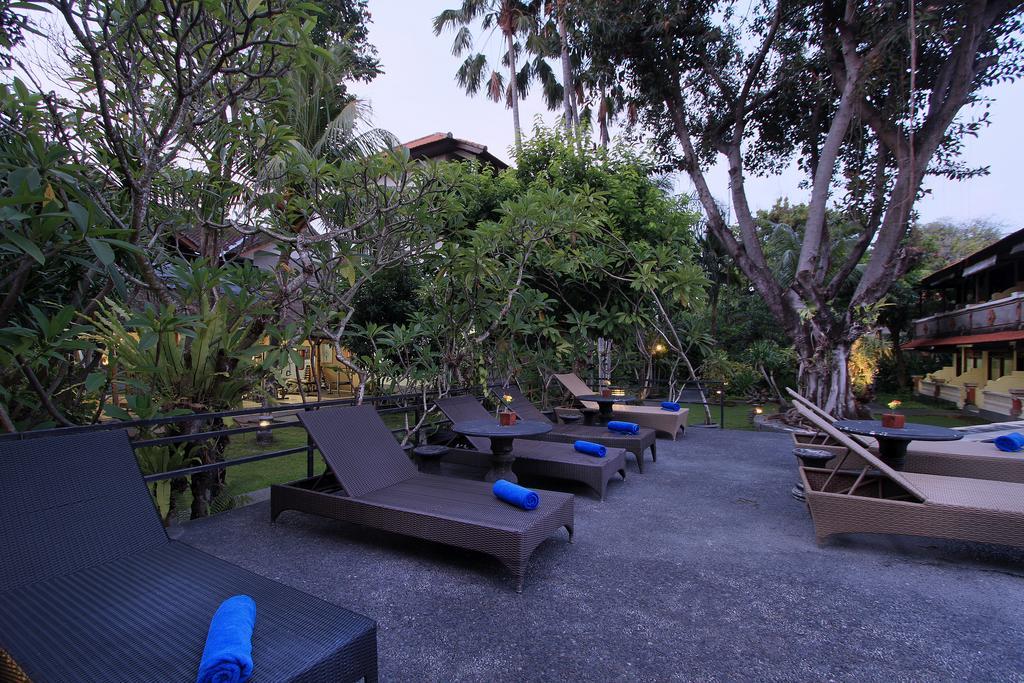 The Taman Ayu Hotel Seminyak Buitenkant foto