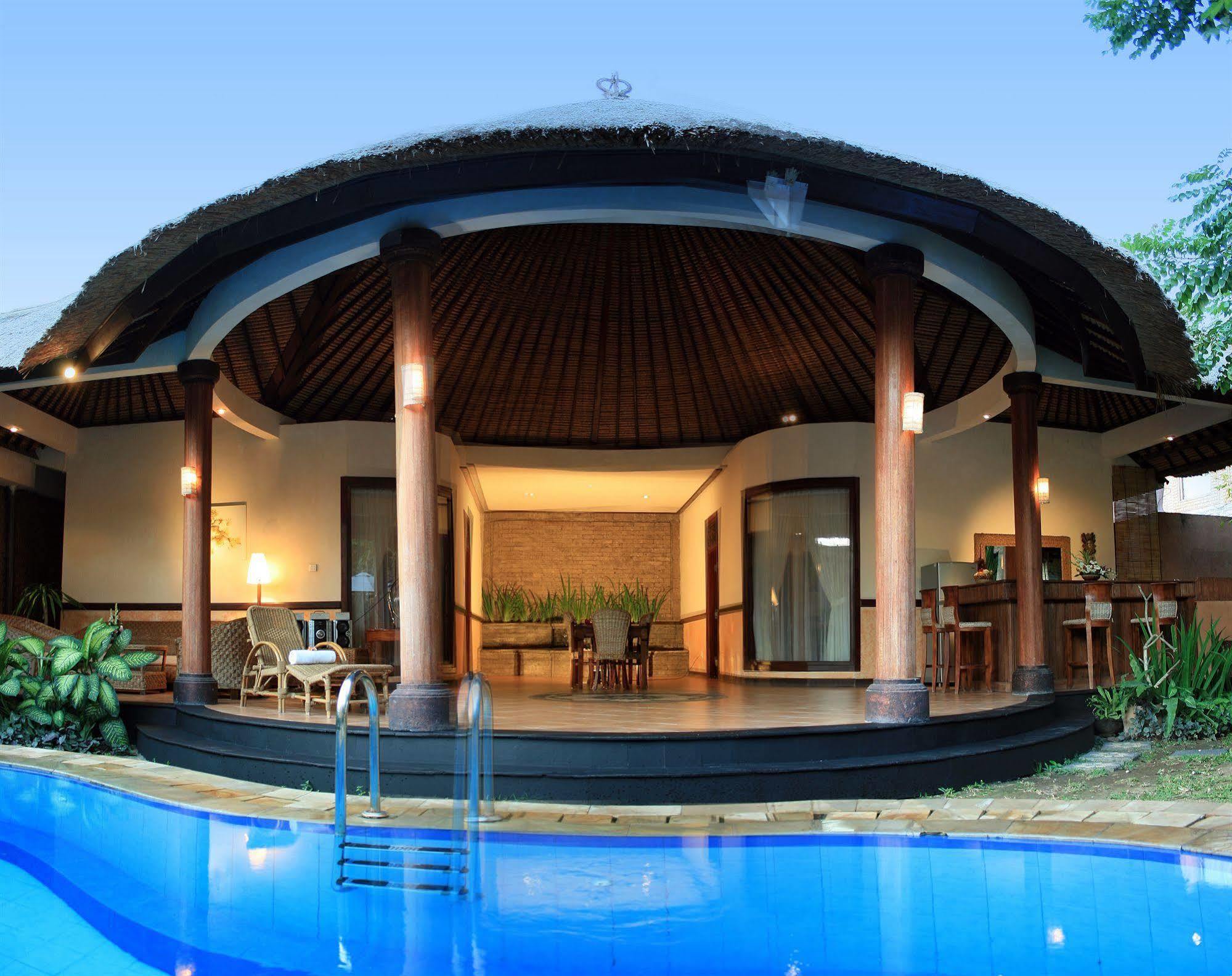 The Taman Ayu Hotel Seminyak Buitenkant foto